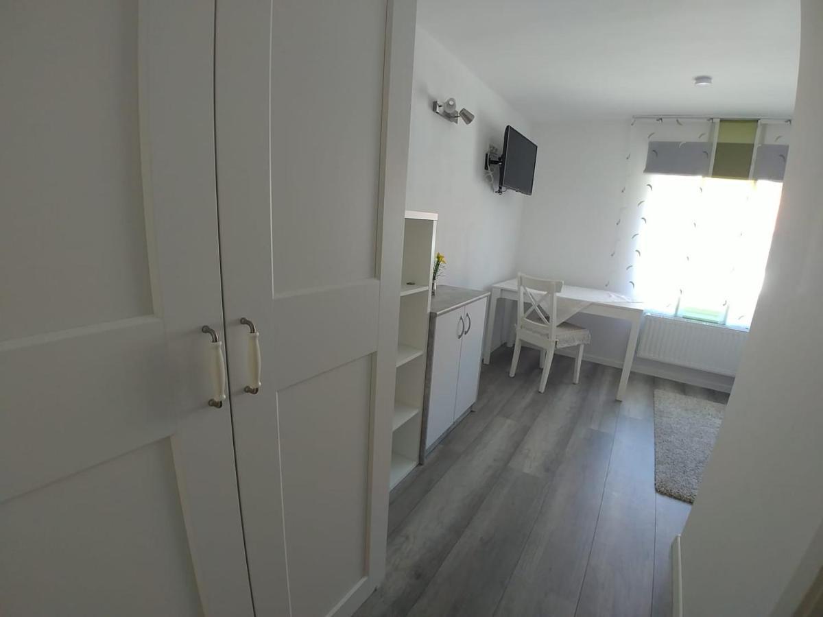 Apartmentvermietung Ingrid Bolkart - Landleben 6 Illertissen Exteriör bild