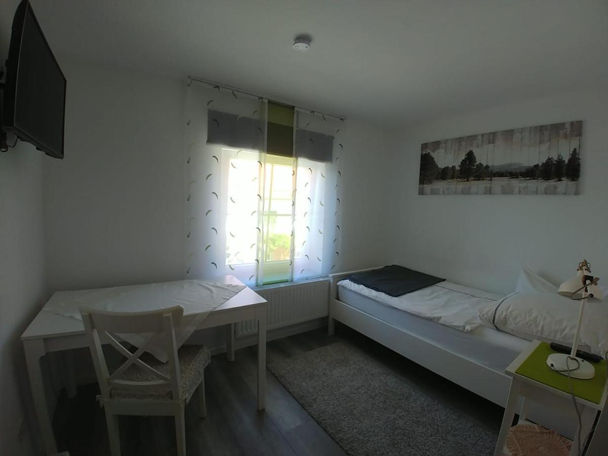 Apartmentvermietung Ingrid Bolkart - Landleben 6 Illertissen Exteriör bild